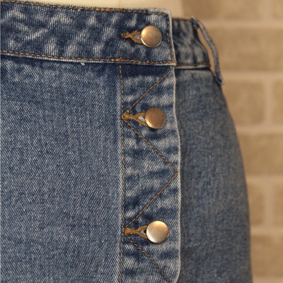 Jean button up skirt - Picture 2 of 5
